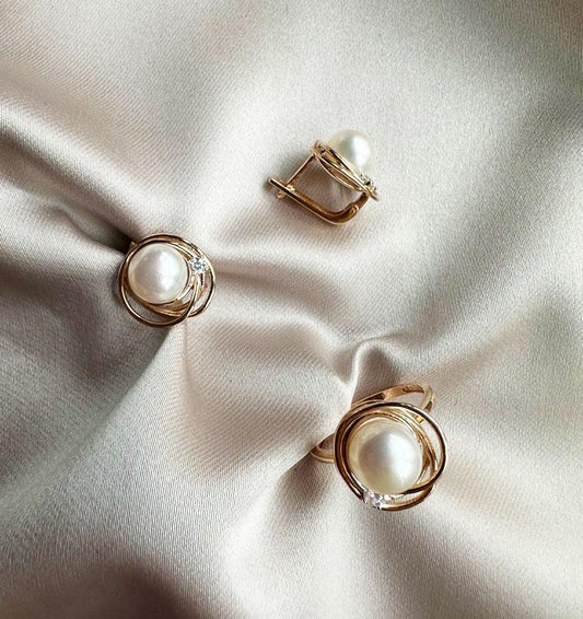 Rose gold set with pearls