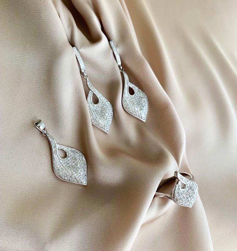 Silver set with zircon