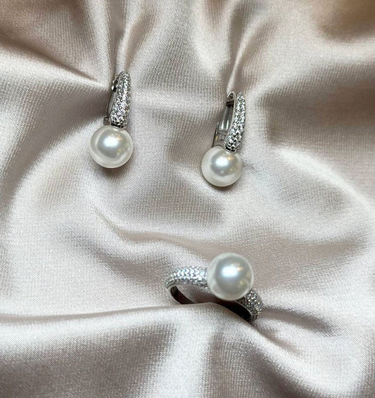 Silver set with pearls