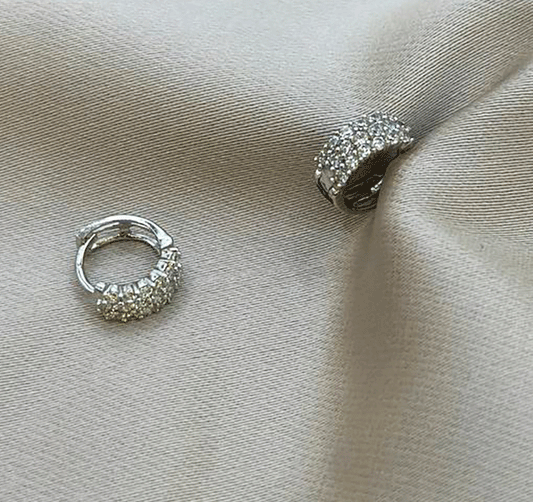 White gold earrings with zircon