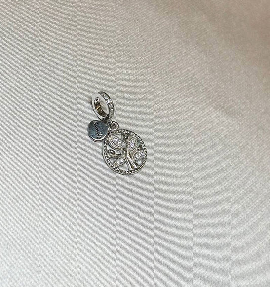 Шарм из серебра с цирконом