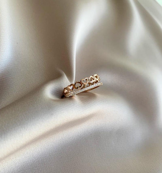 Rose gold ring with zircon