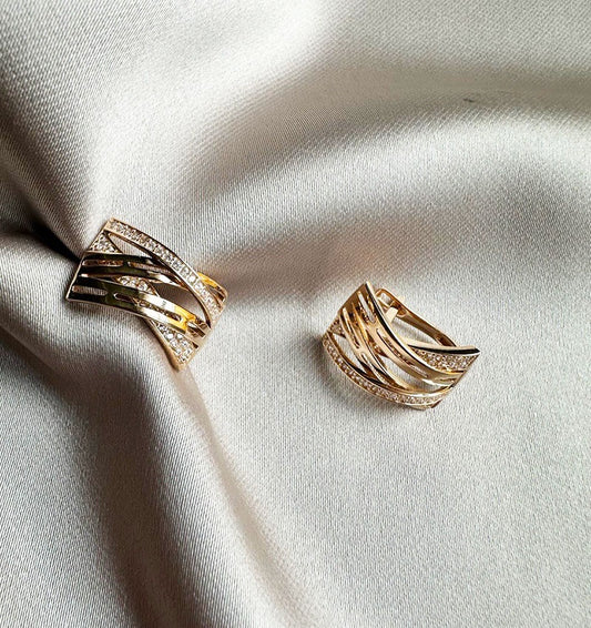 Rose gold earrings with zircon