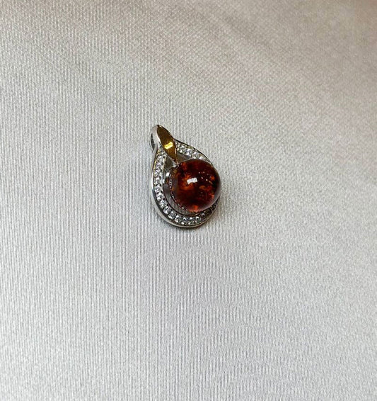 Pandantiv din argint cu inserții aurii