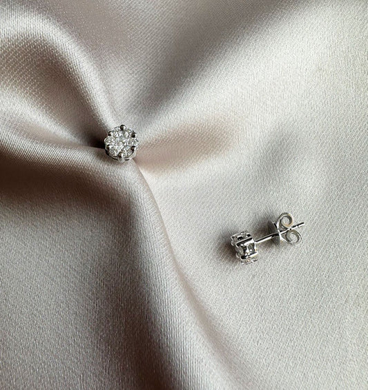 White gold earrings with 0.35ct diamond