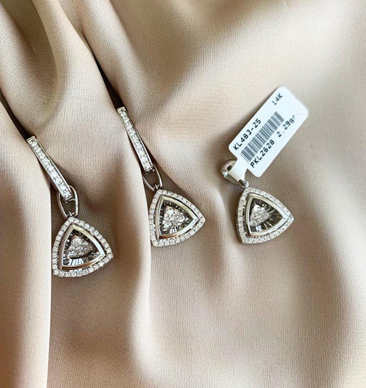 Aur alb încrustat cu un diamant de 1,05 ct