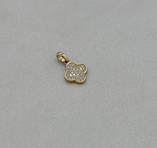Rose gold pendant with zircon