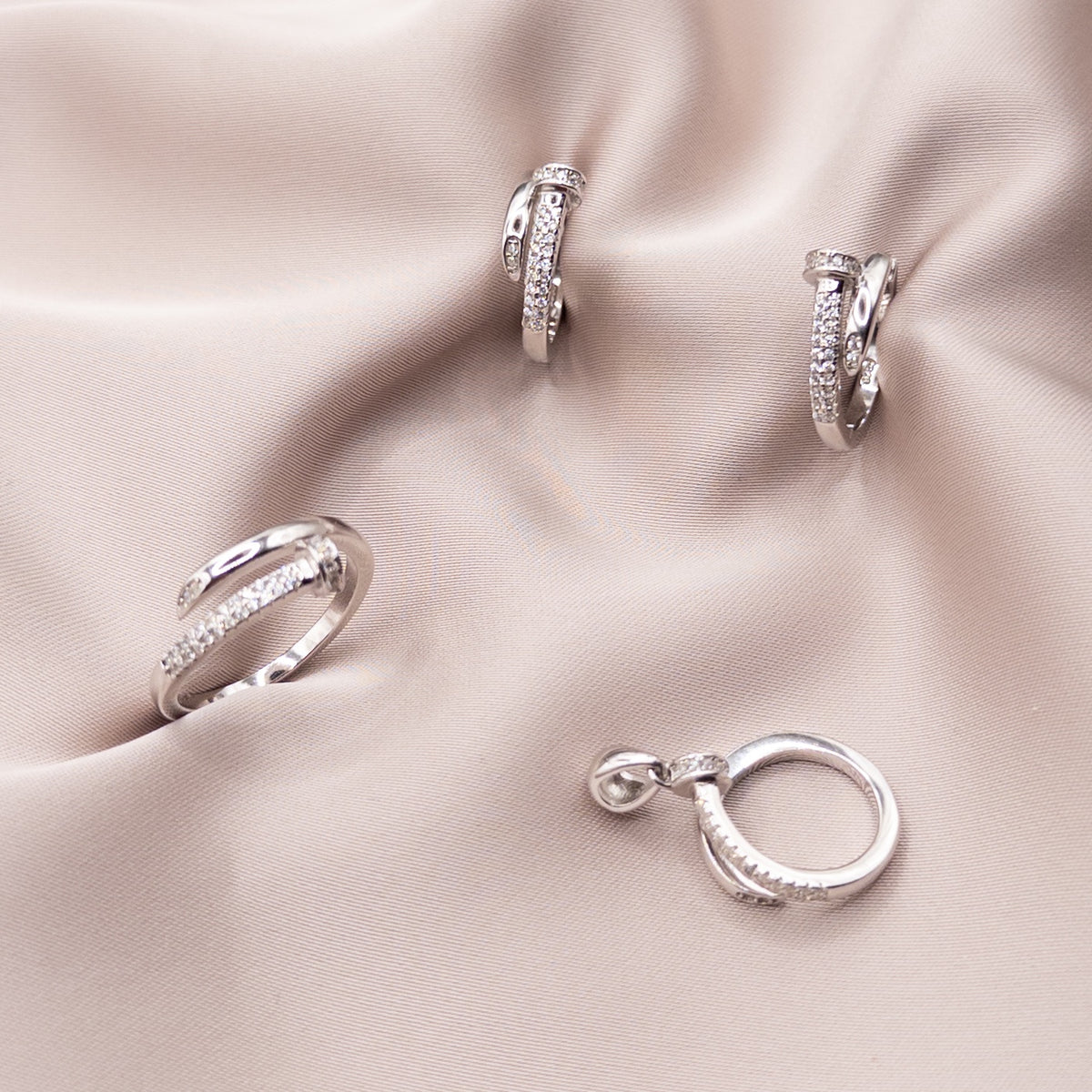Silver set with zircon