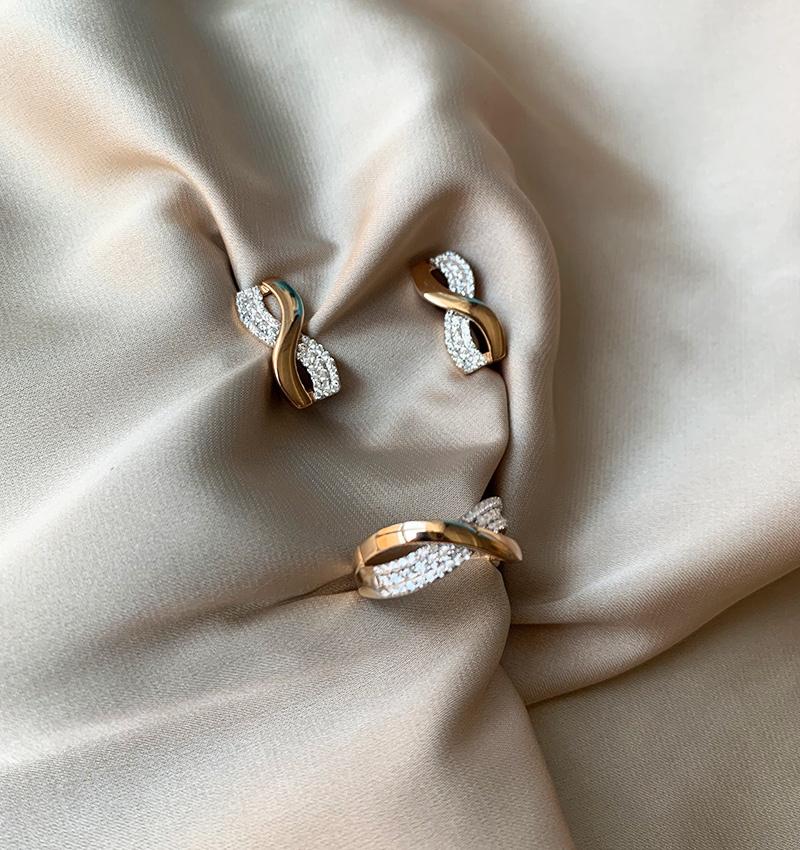 Rose gold set with zircon