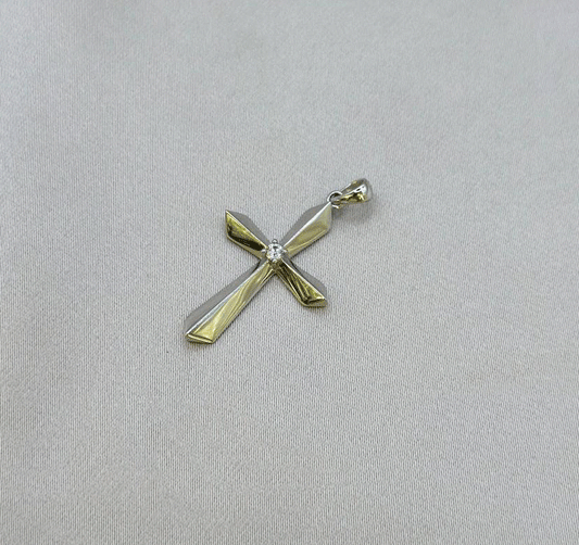 Cruce din aur alb