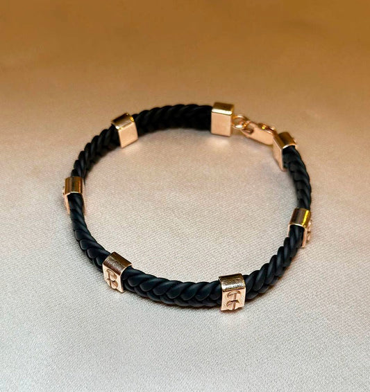 Rose gold bracelet with rubber and leather