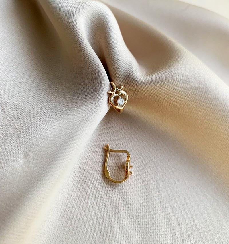 Rose gold earrings with zircon