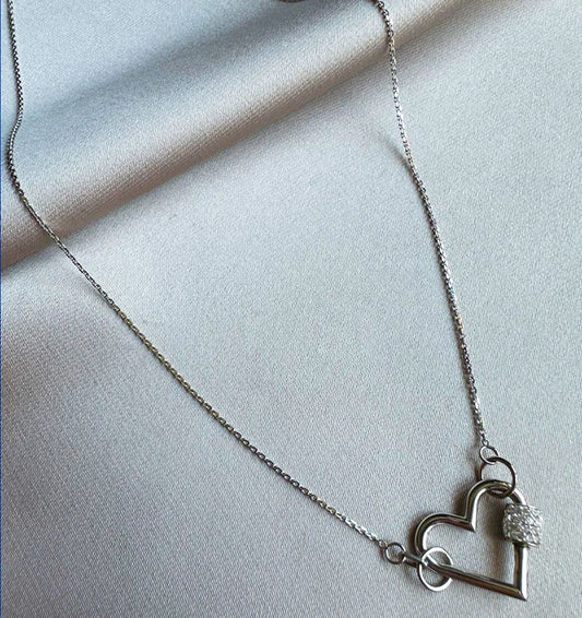 Colier din aur alb cu un diamant de 0,33 ct