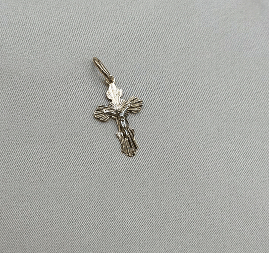 Крестик из розового золота