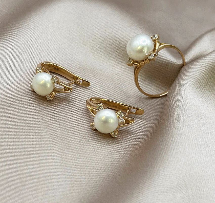 Rose gold set with pearls