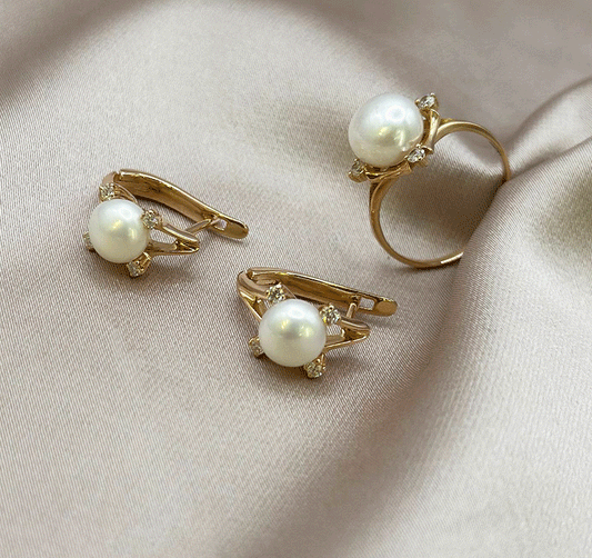 Rose gold set with pearls