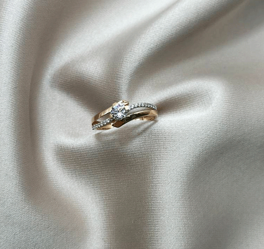 Помолвочное кольцо из розового золота