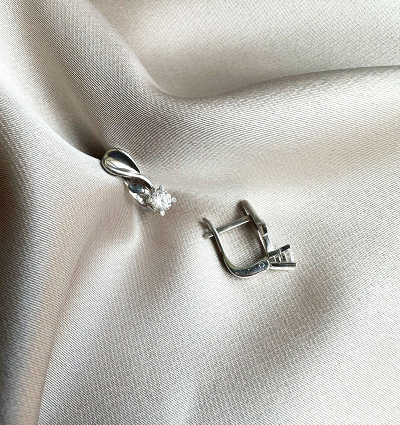 Серьги из белого золота с цирконом