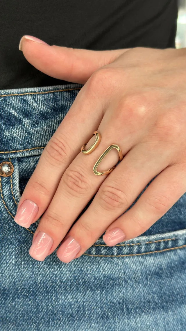 Strălucește cu Sapfir Jewellery! 💎

Descoperă bijuterii din aur, argint și diamante, create pentru eleganță și rafinament. Oferim și reparații, personalizare și modele unice la comandă.

📍 Chișinău & Bălți
📲 Vino să alegi bijuteria perfectă!

#SapfirJewellery #Aur #Argint #Diamante #BijuteriiPersonalizate